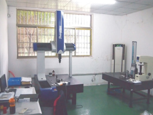 TTiree-coordinate measuring machine